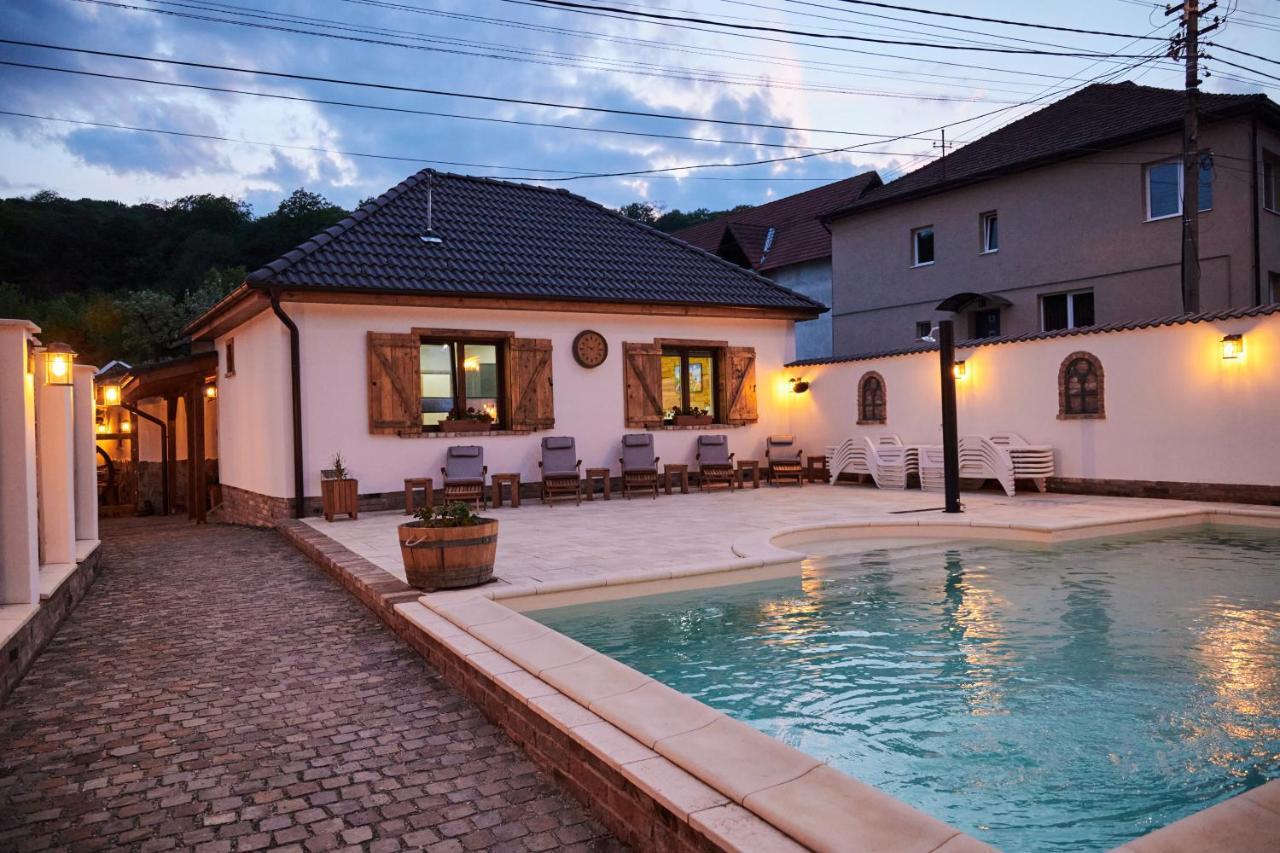 Complex Butoaiele Transilvaniei - Cazare & Spa - Natura - Relaxare Mediaş Εξωτερικό φωτογραφία